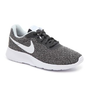 Nike Tanjun Womens 9.5 Size Sneakers